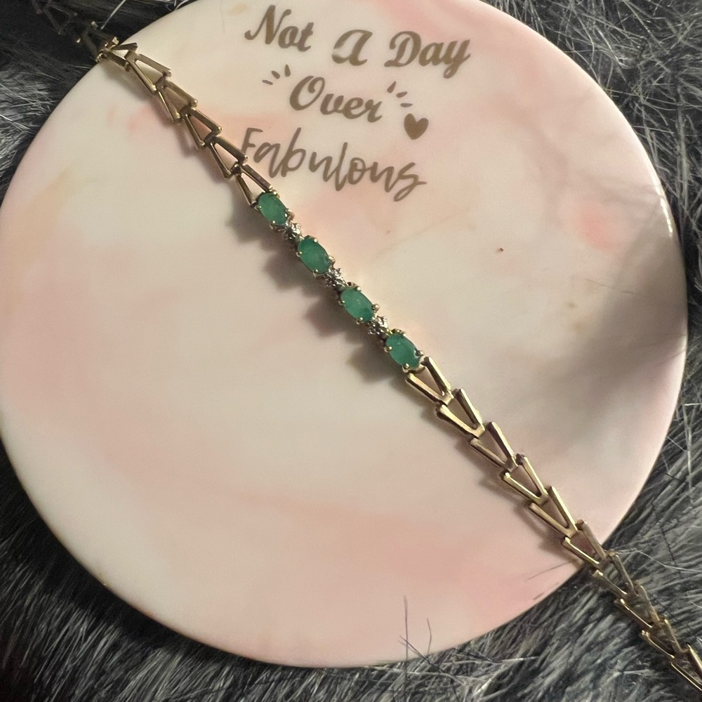 10k Emeralds bracelet!
